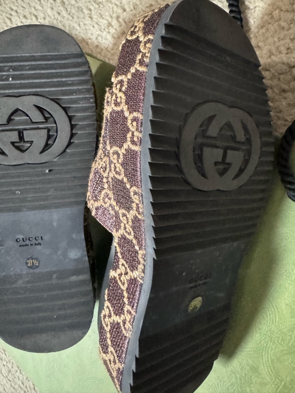 Gucci 💯% Authentic chunky GG Canvas Slide Mules with Black Footbed - Size 37 1/2 - Picture 8 of 11